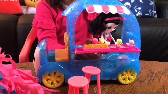 Enchantimals Happy Easter 2020 Tea Party - Unboxing and Toy Review смотреть онлайн