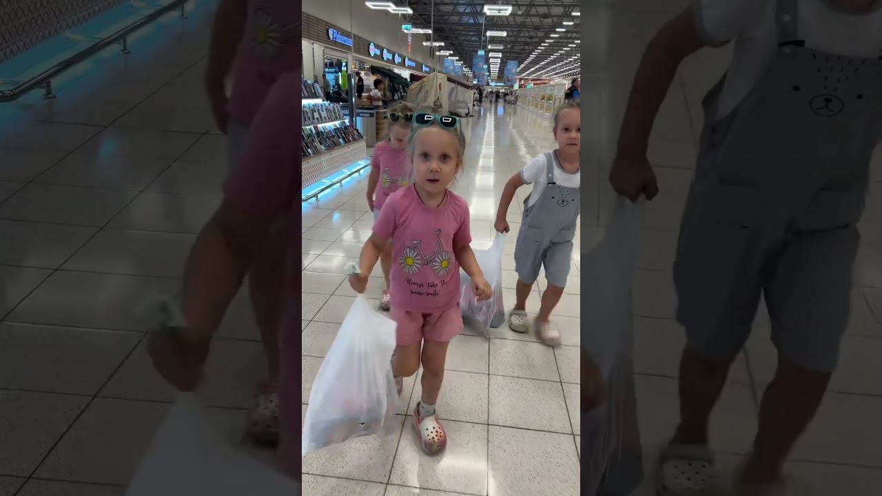 Хозяюшки #многодетнаясемья #многодеточки #близняшки #дочки #дочки #мамаблогер #сестры#тройняшки смотреть онлайн