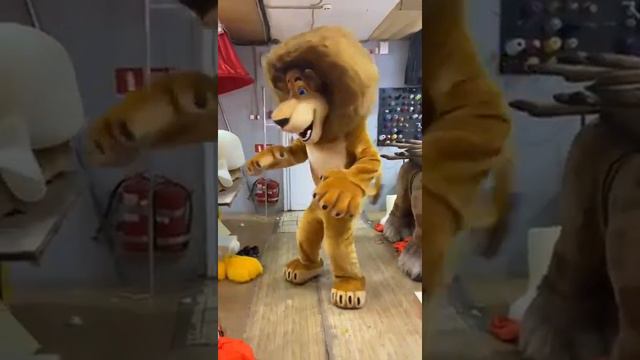 Ростовая кукла Лев от компании Арт-Эш смотреть онлайн