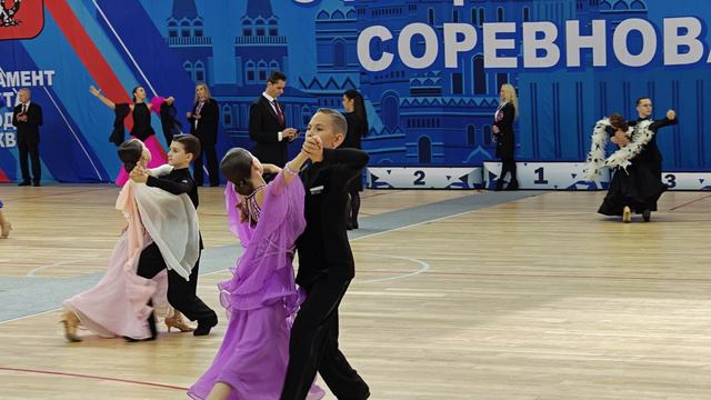 Бальные танцы Юниоры-1 ST E Квикстеп, Финал смотреть онлайн