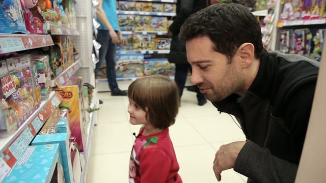 Антон Макарский в гостях у магазина TOY.RU на Арбате смотреть онлайн