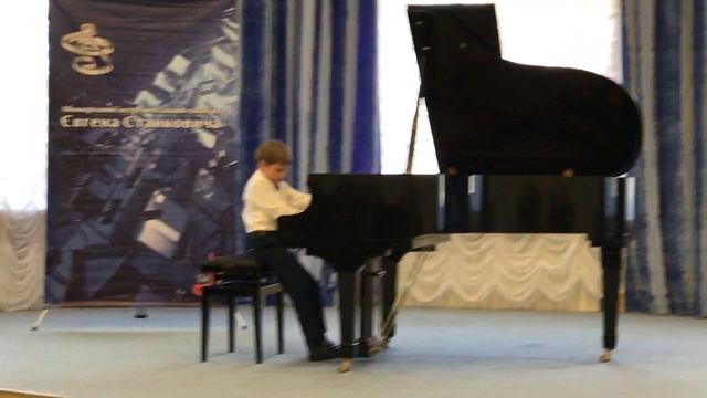 "Токката" , Ю. Щуровский, исполняет Игорь Синицын, 8 лет смотреть онлайн