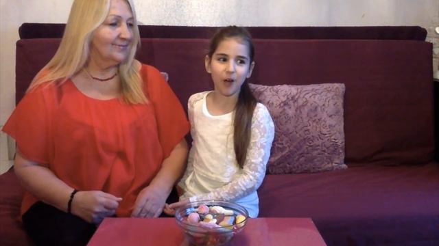 SVÉD CUKORKÁKAT KÓSTOLUNK / TRYING SWEDISH CANDY | LILIEN VIRÁG смотреть онлайн