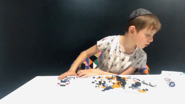 Build A LEGO Creator Sunset Track Racer 31089 !