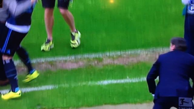 Lassoga provoziert; haut Oliver Kreuzer um; HSV Relegation gg. Greuther Fürth смотреть онлайн