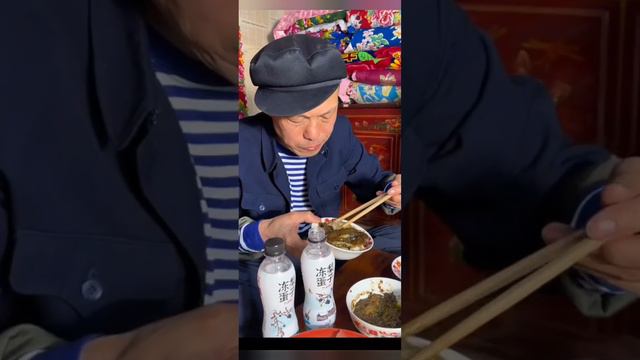 Семейный обед в китайской семье