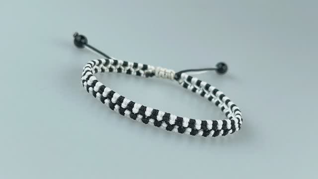 Идеи для черно-белых браслетов _ Сделай сам браслет с клетчатым узором смотреть онлайн