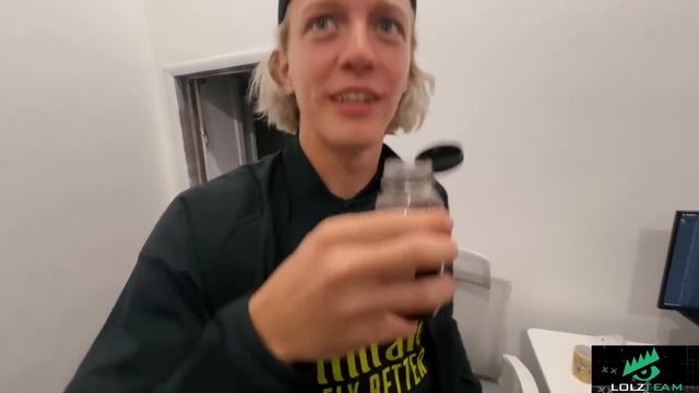 хазяева распаковывают посылки с вб смотреть онлайн