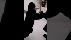 Борьба школьников на улице Егор vs Максим