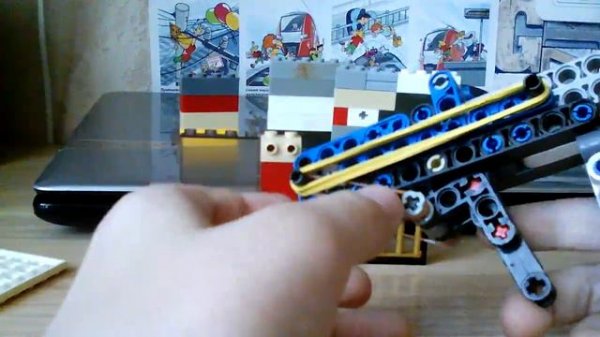 Как сделать пистолет из Лего Техник с магазином