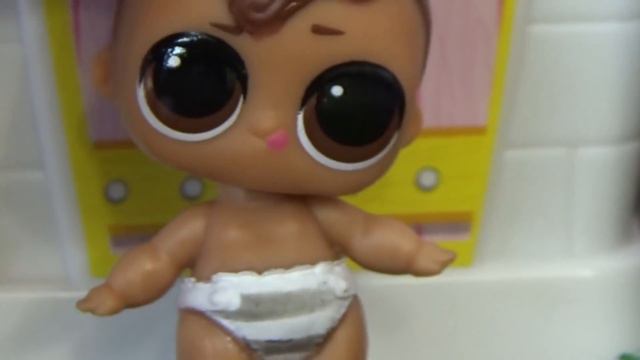 КУКЛЫ ЛОЛ СЮРПРИЗ МУЛЬТИКИ! КУКЛА ЛОЛ В МОЛОКЕ? новинка для Гренни ЛОЛ или Бро лол #lolsurprise смотреть онлайн
