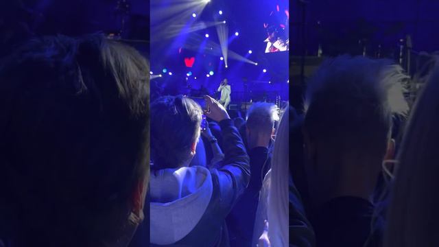 Massimo-Sjaj u tami-Arena Zagreb 5.11.2022. смотреть онлайн