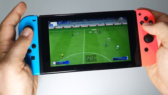 FIFA20 EA SPORTS FIFA 20 Nintendo Switch Legacy Edition Handheld Gameplay