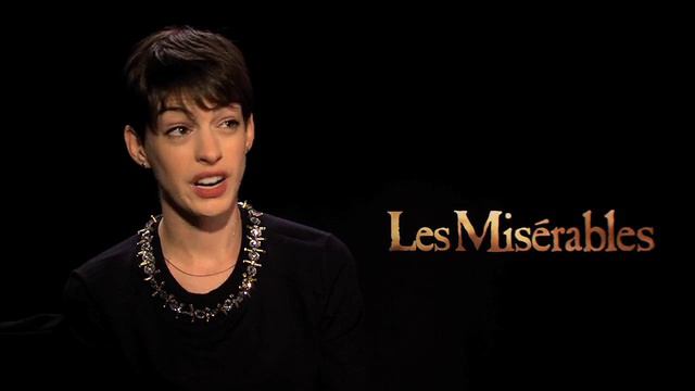 My Fun Interview with Anne Hathaway for "Les Miserables!' I Told Her She'll Win an Oscar! смотреть онлайн