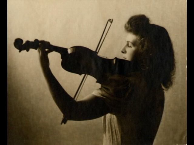 Galina Barinova - Bach Sonata No.1 part 1 смотреть онлайн