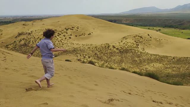 1 Махачкала и бархан Сарыкум