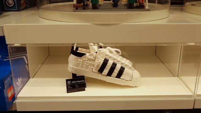 LEGO Real Madrid – Santiago Bernabéu Stadium 10299 at LEGO Shop Karrinyup!!! 10 March 2022 смотреть онлайн