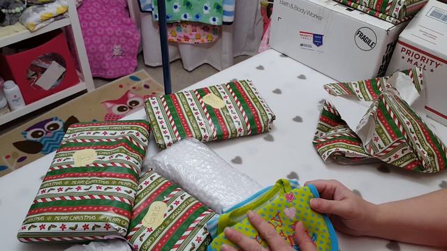🍭⛄1st Box Opening Christmas came early!⛄🍭 смотреть онлайн