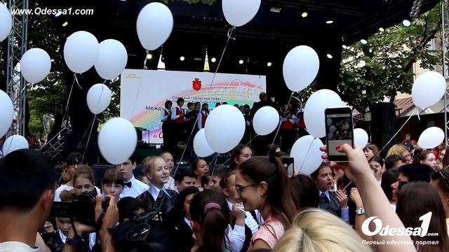 Odessa1.com - Международный музыкальный флешмоб «Аве Мария» смотреть онлайн