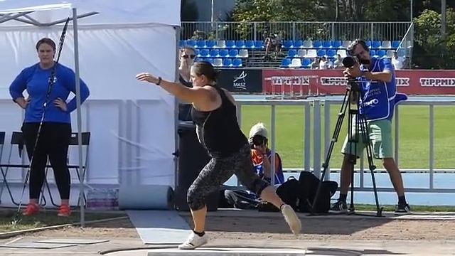 Márton Anita 4. dobása смотреть онлайн