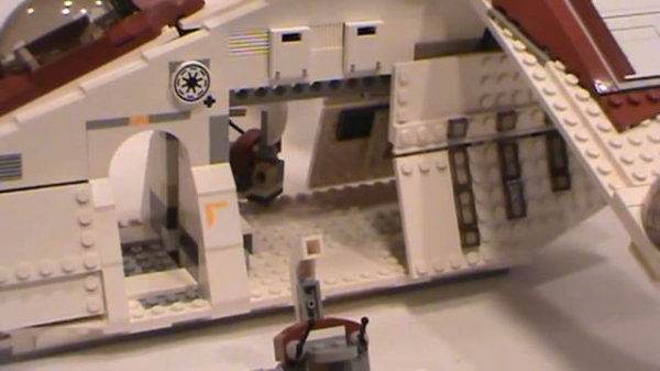 LEGO Star Wars Republic Gunship Review (75021)