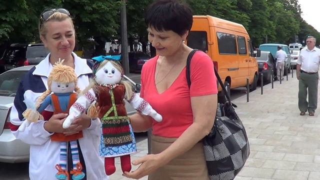 Я придбала на ярмарку ляльку-оберіг у майстрині Олени зі Сміли. смотреть онлайн