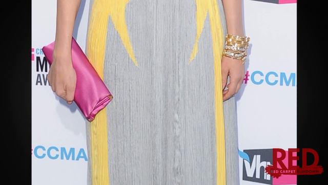 Elizabeth Olsen and Diane Kruger-- TREND ALERT -- at the 2012 Critics' Choice Movie Awards! смотреть онлайн