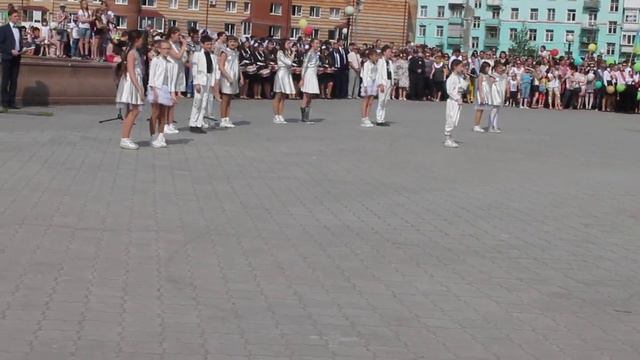 Выступление "Конфетти" на празднике Последний звонок смотреть онлайн