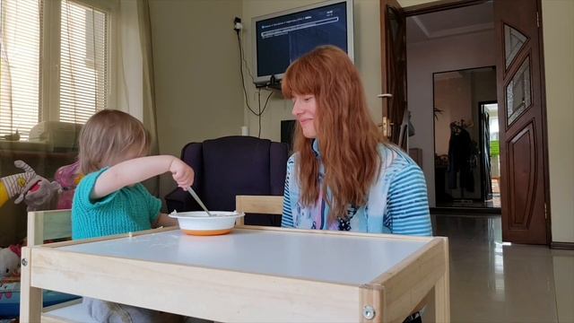 Веселый завтрак | Фаина играет за завтраком смотреть онлайн