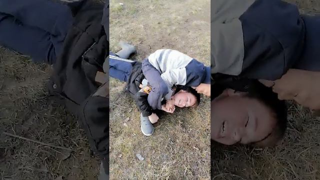 МЕЛКИЕ ДЕРУТСЯ👊✊🤛🤜 смотреть онлайн
