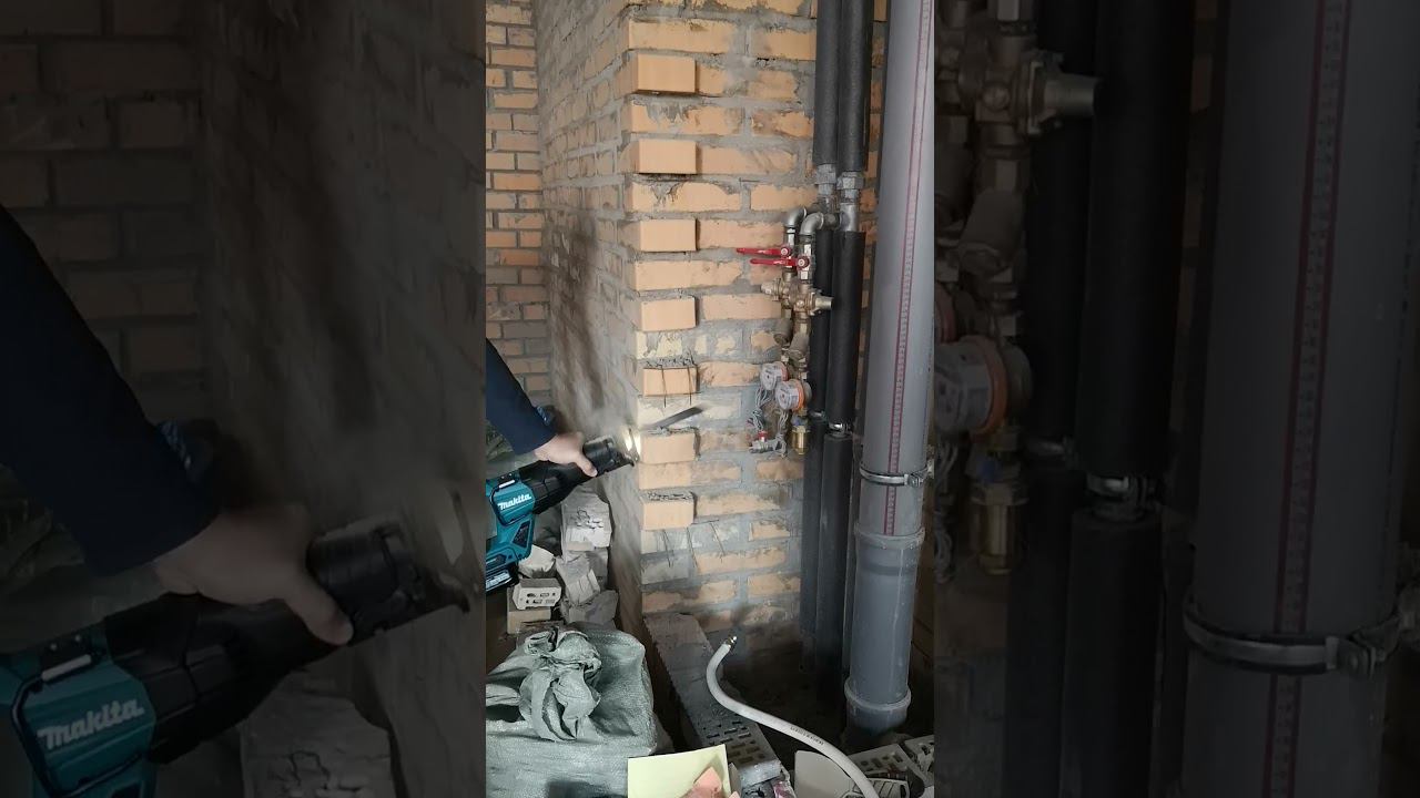 Сабельная пила Makita по клинкерному кирпичу. смотреть онлайн