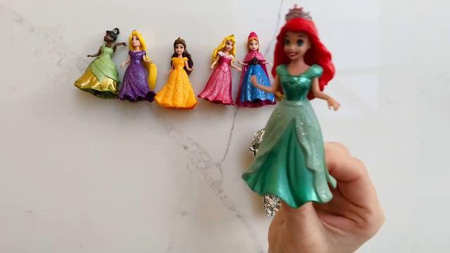 Unboxing Disney Princess Figures Magiclip Princesses смотреть онлайн