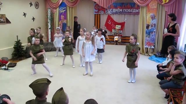 70 лет Великой Победы. Аист на крыше. Детский сад 1237 смотреть онлайн