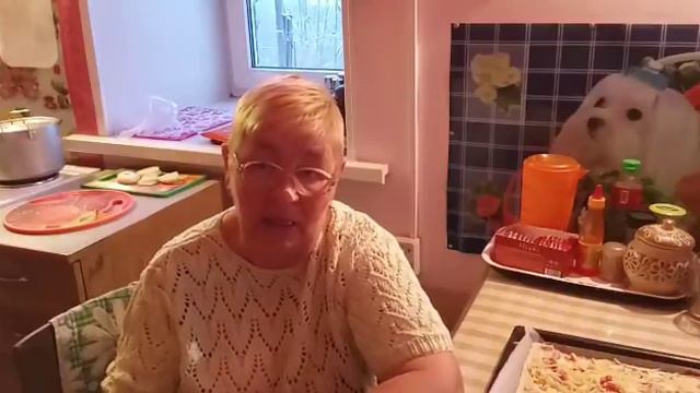 Вкуснейшая пицца.У нас тоже приходит зима. смотреть онлайн