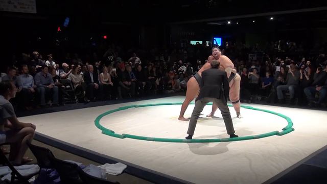Two world class sumo wrestlers face off for charity at Stage AE смотреть онлайн