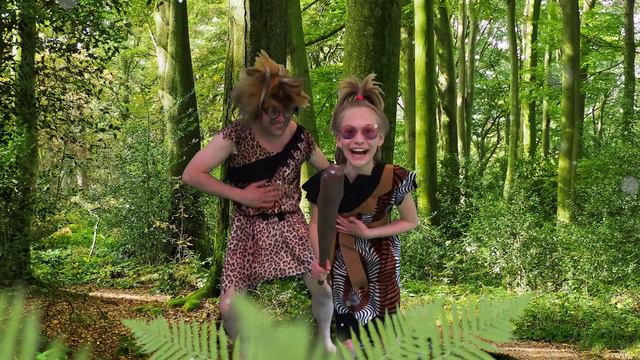 Забавная история про Амелию и Папу в каменном веке. Avelina, Amelia and Akim fun смотреть онлайн