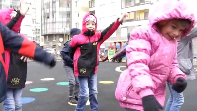Один день из жизни дет сада смотреть онлайн