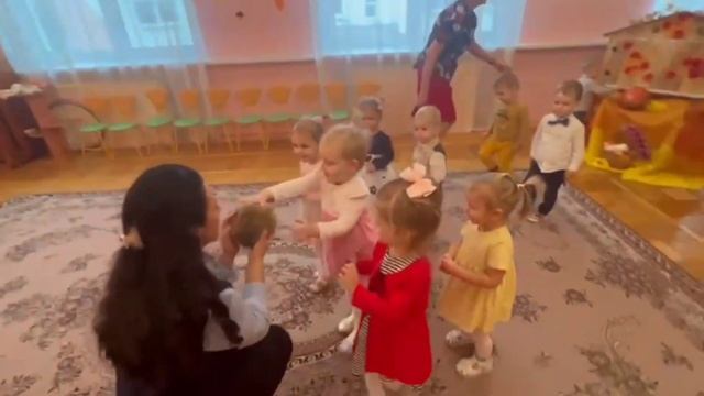 Осенний УТРЕННИК. ДЕТСКИЙ САД куда дети идут с удовольствием.