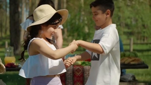 Vahe & Natalie Soghomonyan - Im Tati Im Papi