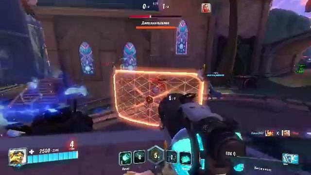 школьник играет в игру PALADINS смотреть онлайн
