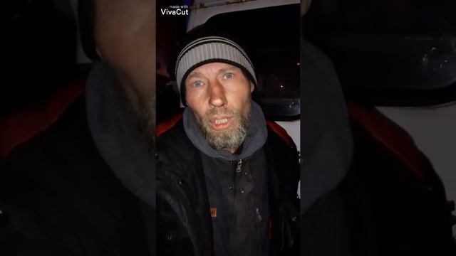 ЖИВЕТ НА УЛИЦЕ 15 ЛЕТ смотреть онлайн