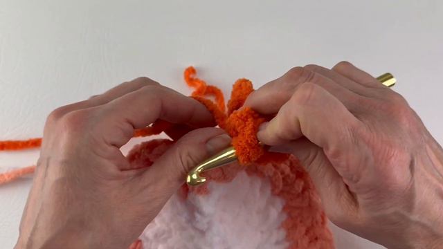 Crochet Pointed Chenille Throw смотреть онлайн