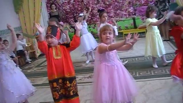 детская песенка "Раз - ладошка, два - ладошка" смотреть онлайн