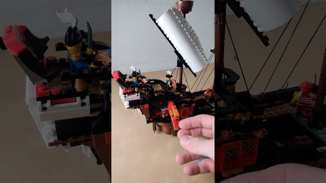 LEGO 31109 MOC by @MOCYOURBRICKs with personally modified sails matching the sets character. смотреть онлайн