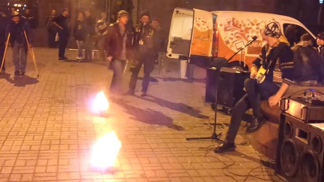 Пісенька присвячується одному маленьму придурошному гноміку смотреть онлайн