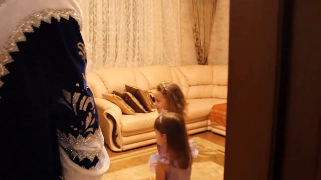 Дед Мороз в гостях у Маши смотреть онлайн