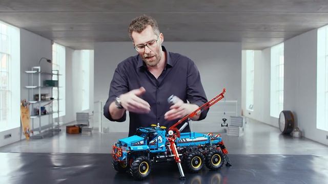 LEGO TECHNIC 6x6 All Terrain Sleepwagen 42070 смотреть онлайн