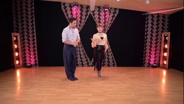 Уроки танцев - Аргентинское танго - Объятия и связь во время танго-прогулки смотреть онлайн