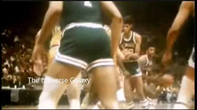 Oscar Robertson asked if Michael Jordan is better than Lebron James . смотреть онлайн