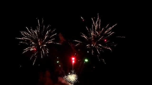 Элитная Батарея Салютов "Александрит" ОТ005 смотреть онлайн